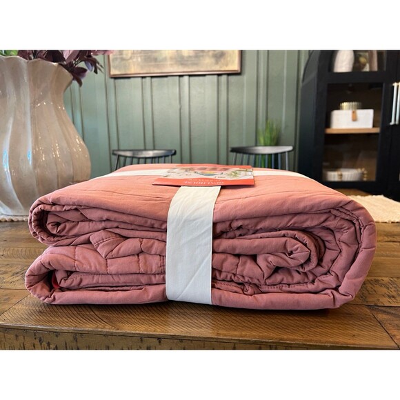 Twin/Twin XL Scalloped Edge Quilt – Light Terracotta – Brand New - Picture 7 of 7